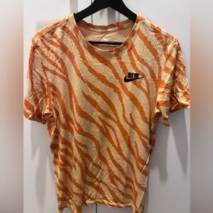 The Nike Tee - Orange Stripes - Size - S
